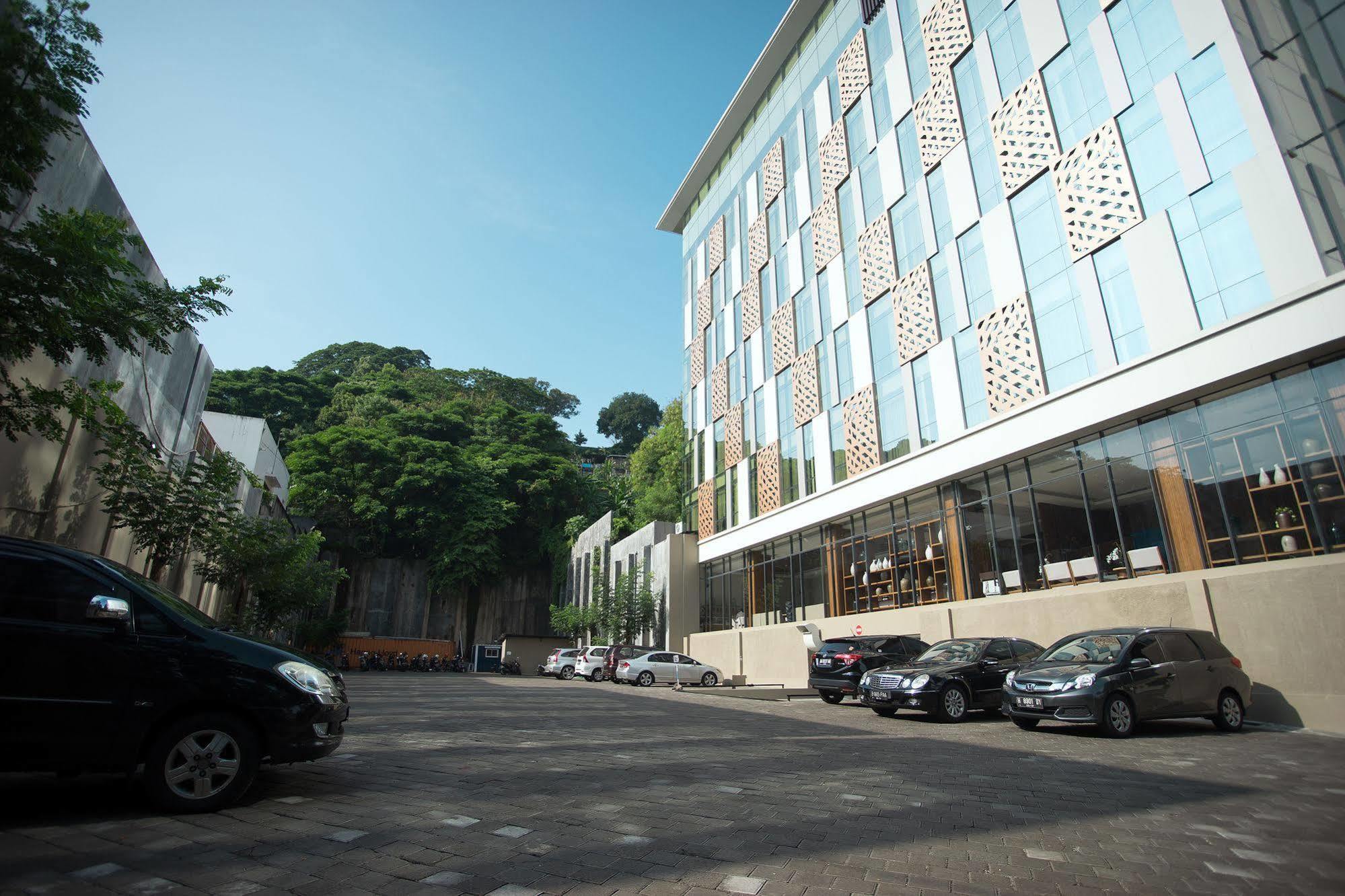 三宝垄新邦利马全住酒店 外观 照片